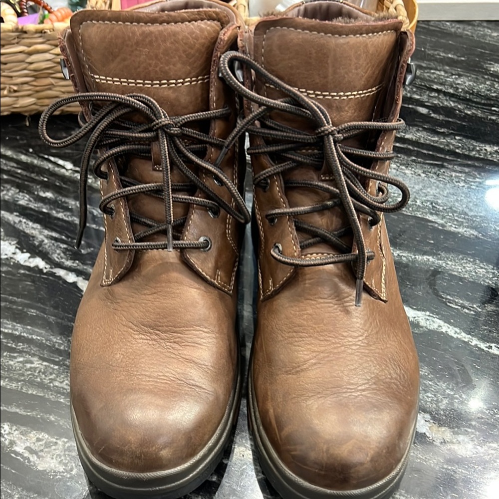 Johnston & Murphy Brown Leather Boots with Padded Collar